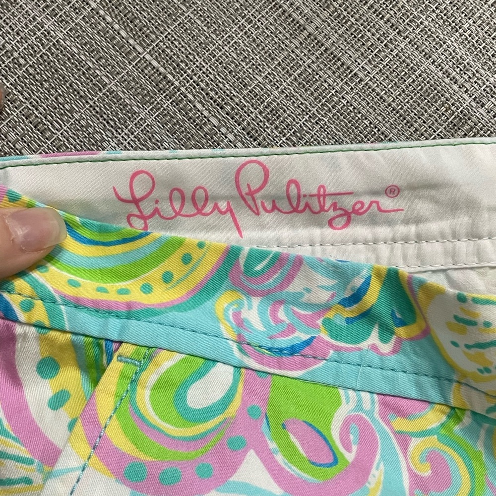 NWT Lilly Pulitzer scalloped edge shorts size 00 (xsmall) green and pink - Picture 4 of 4